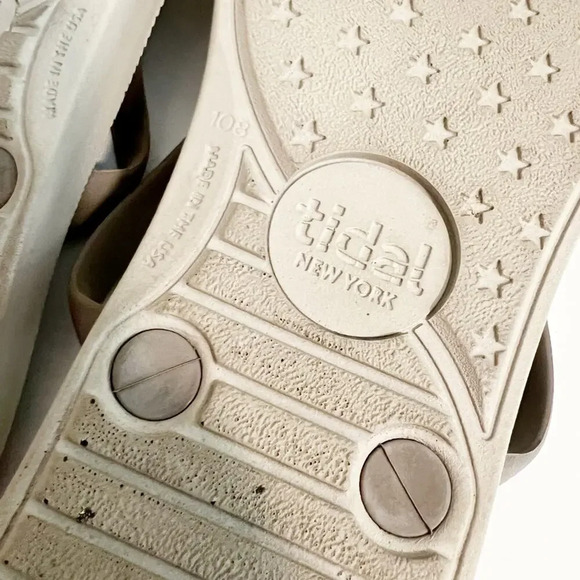 TIDAL Tropical Print Classic Flip Flops - Picture 8 of 9